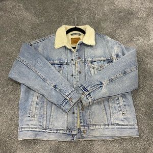 Levi’s oversized denim faux fur jacket size small